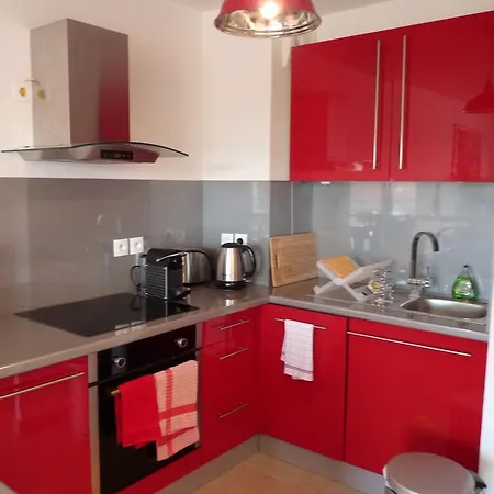 One Bedroom In Very Close To The Palais With A Private Balcony And Aircon 961 Appartement Cannes