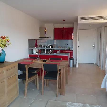 Апартаменты One Bedroom In Very Close To The Palais With A Private Balcony And Aircon 961 Канны