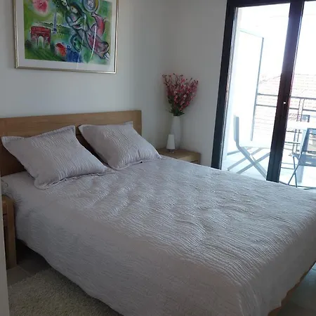 One Bedroom In Very Close To The Palais With A Private Balcony And Aircon 961 * Канны