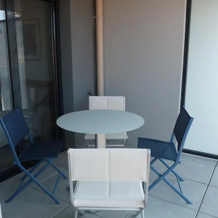 One Bedroom In Very Close To The Palais With A Private Balcony And Aircon 961 Канны